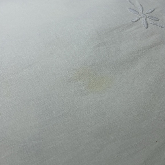 Vintage European Linen Embroidery Cutwork Table Cloth 93” x 126” - Picture 16 of 16